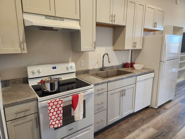 Photo - 1896 Building Unidad 2B