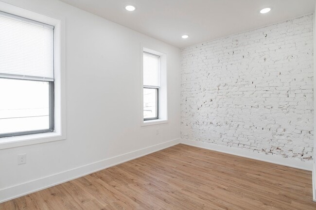 Photo - 3312 W Cumberland St Unit 2