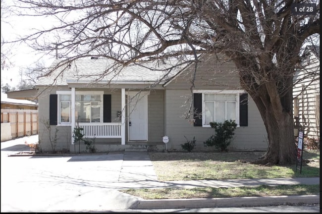 Building Photo - 2403 22nd St Rental