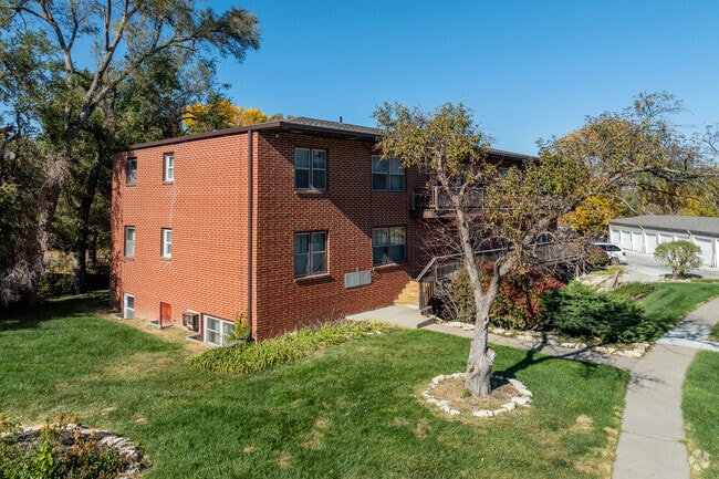 Lakeview Apartments
