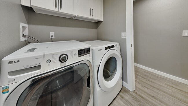 Photo - 1105 S Woodlawn St Unit 1