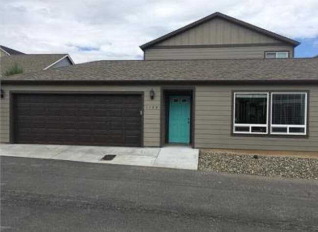 Photo - 1122 Hourglass Ln