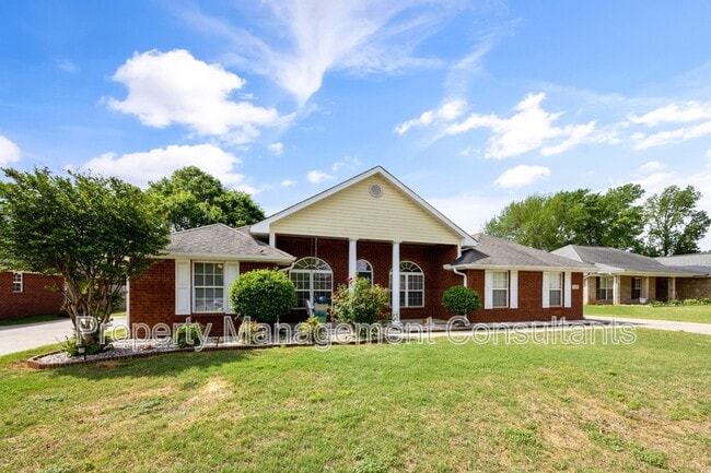 Photo - 125 Coldsprings Dr