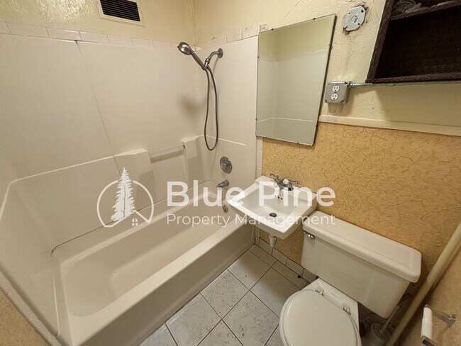 Photo - 157 E Elva St Unit 1