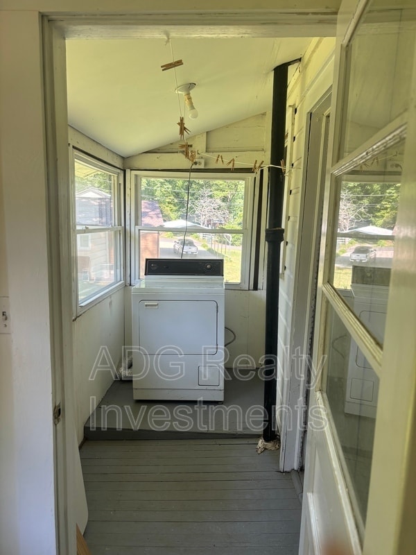 Photo - 900 E 4th Ave