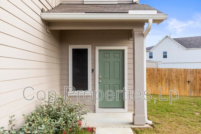 Photo - 374 Wayne Wy