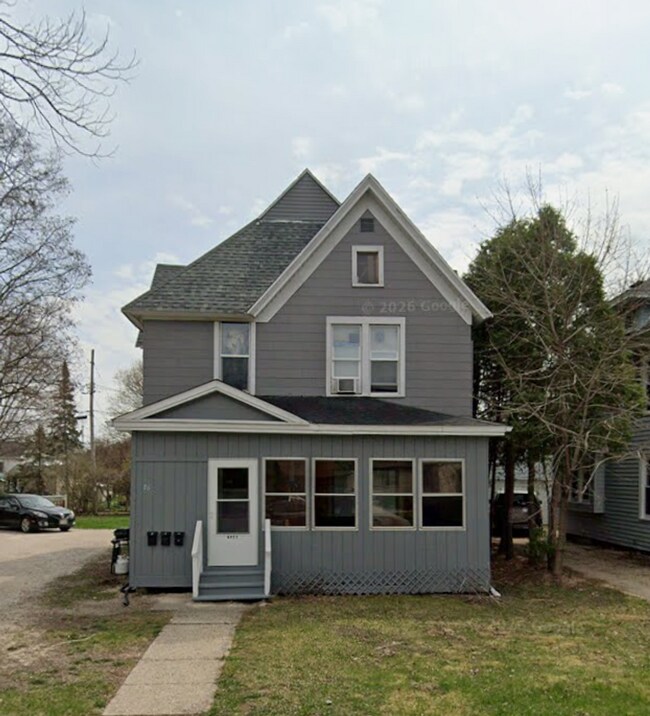 Building Photo - 76 W 12th St Unit 1