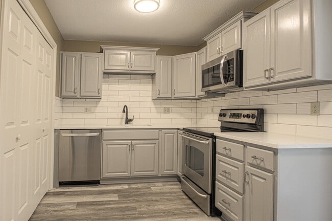 Photo - 6905 E 112th St