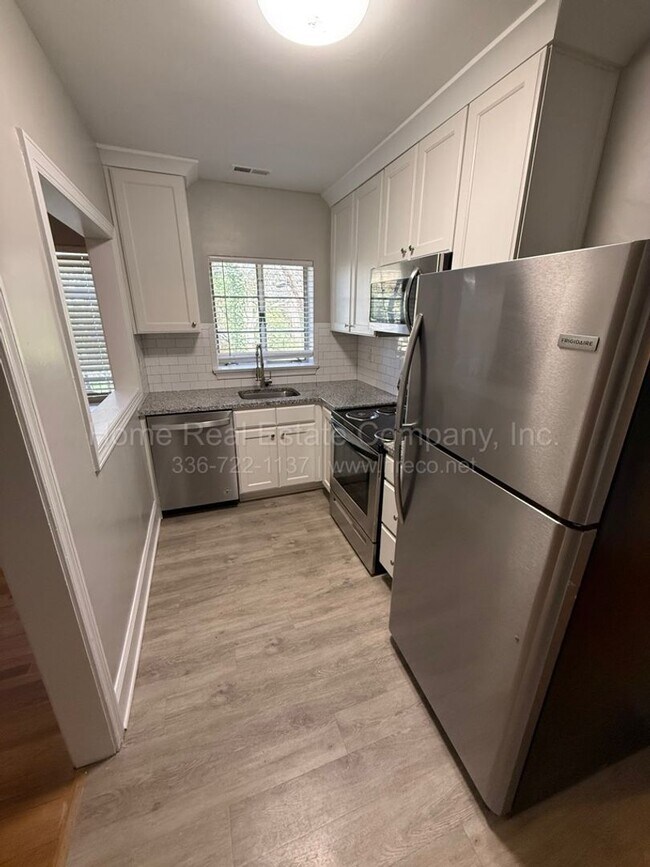 Photo - 840 Carolina Ave NW Unidad C-4