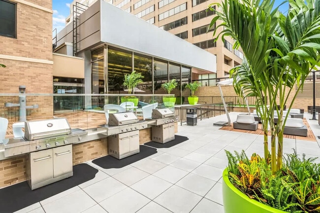 Photo - 1201 S Bell St Unit FL14-ID1261493P