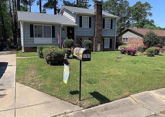 Building Photo - 1707 Lasalle Ave