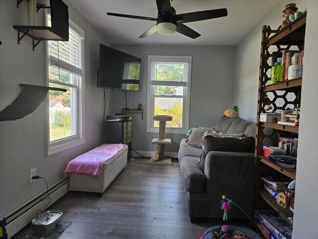 Photo - 15 Plandome Pl