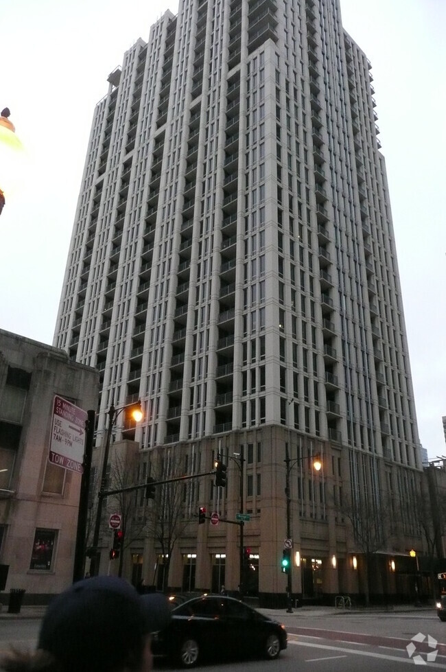 Building Photo - 1250 S Michigan Ave Unit 908 Rental