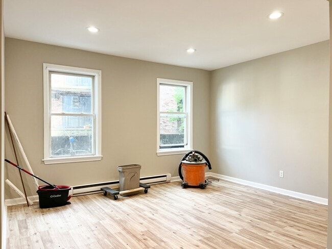 Photo - 570 Washington St Unit 1