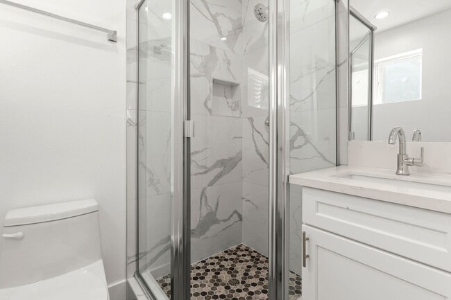 Photo - 1034 N Oxford