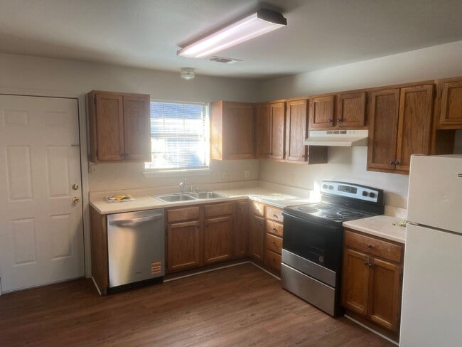 Photo - 350 S Davis St