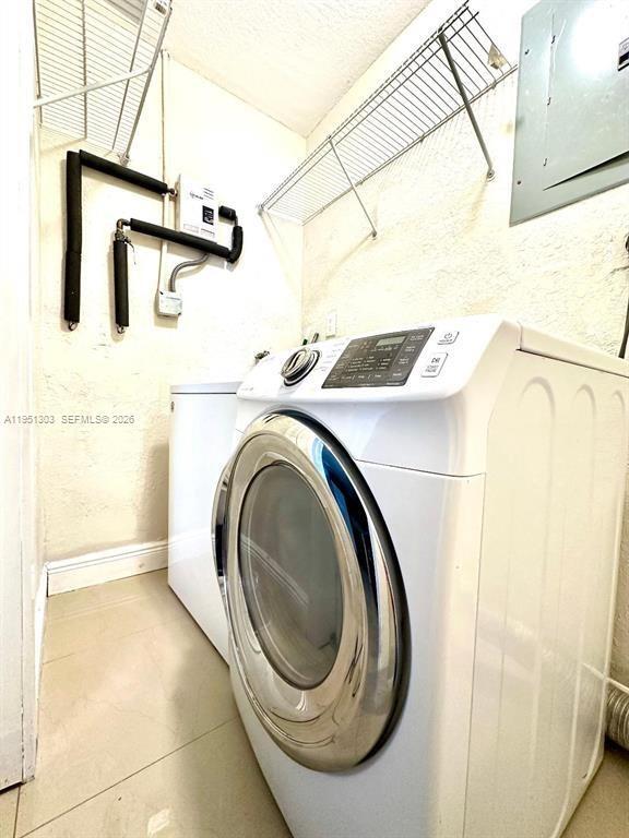 Photo - 525 NW 15th Terrace