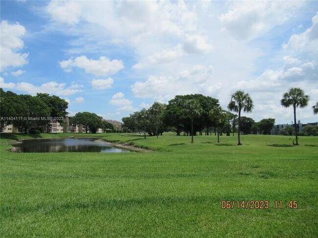 1010 Country Club Dr Unit 303