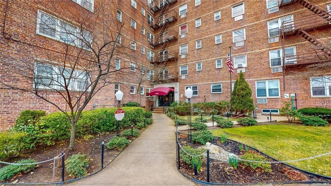 Photo - 66-92-92 Selfridge St Condo Unit 3I