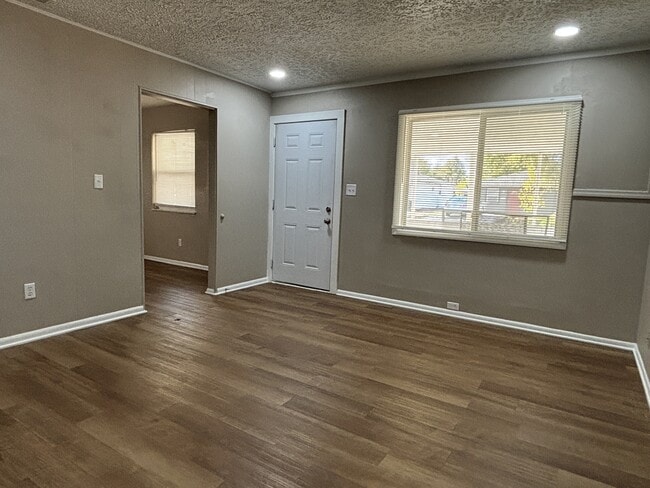 Photo - 2943 Hillside Ave