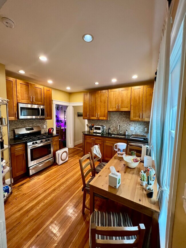 430 Main St Unidad # 1