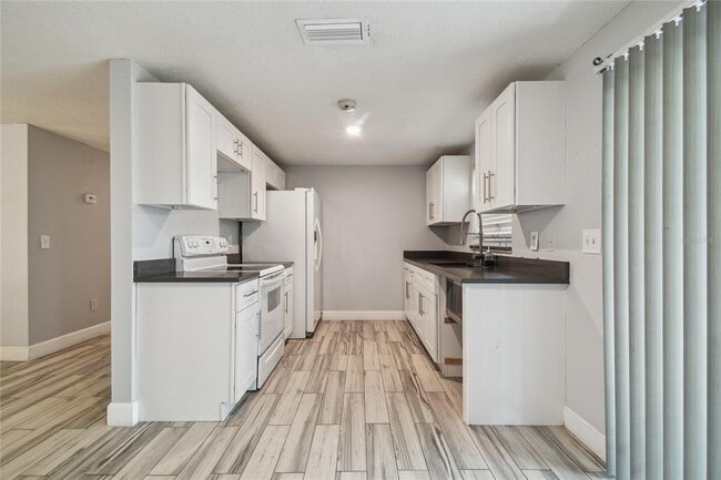 Photo - 3679 Sugarcreek Dr