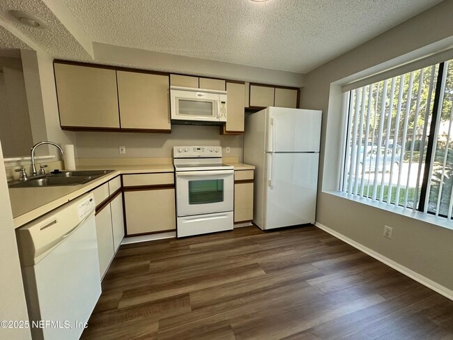 Photo - 7042 Prestwick Cir S