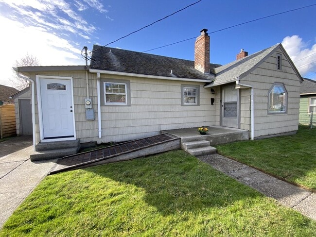 Building Photo - Cozy Chehalis home