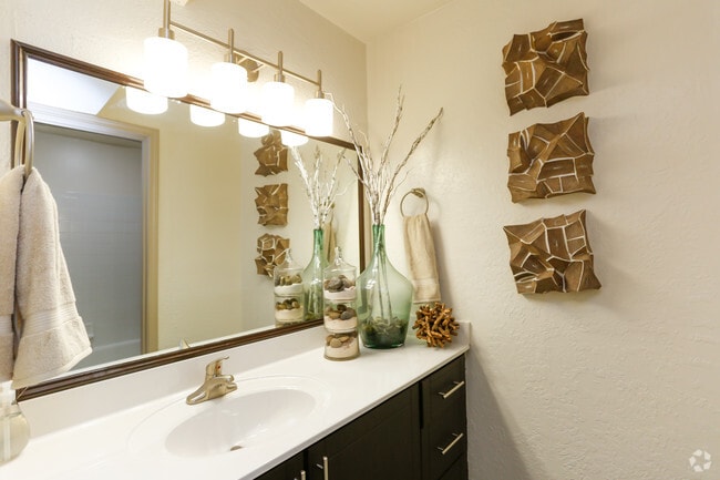 2BR, 2BA
