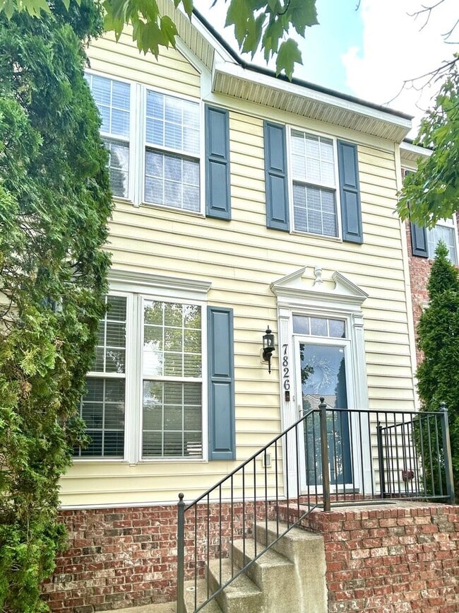 Photo - **UPDATED END-UNIT LENOX VILLAGE TOWNHOME ...