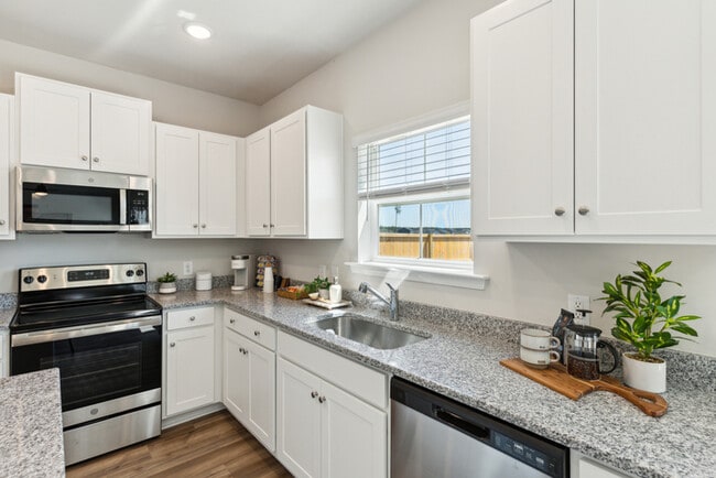 Photo - 463 Navona Dr