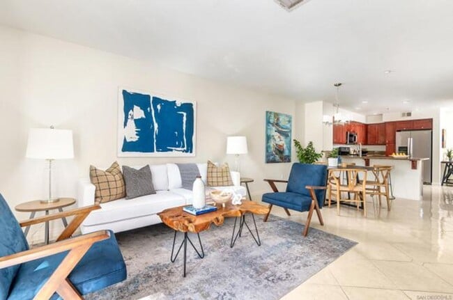 Building Photo - Spacious 4BR/4BA Tri-Level Coastal Townhome | 2 Car Garage | Washer & Dryer | Point Loma