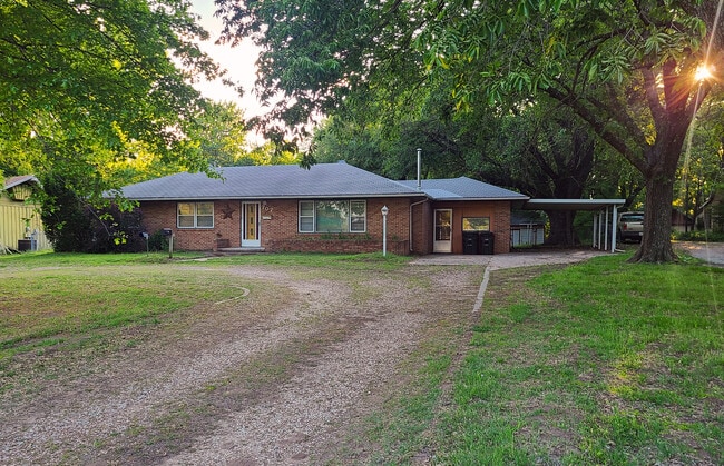 Photo - 707 N 9th St