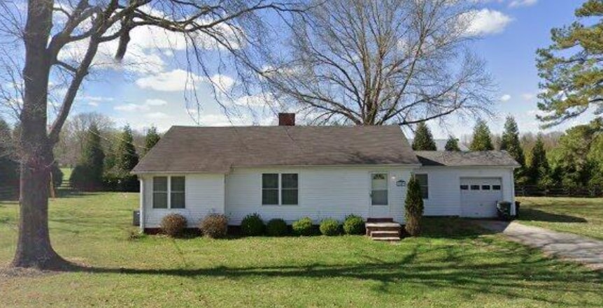 Photo - 3859 Highway 70 E