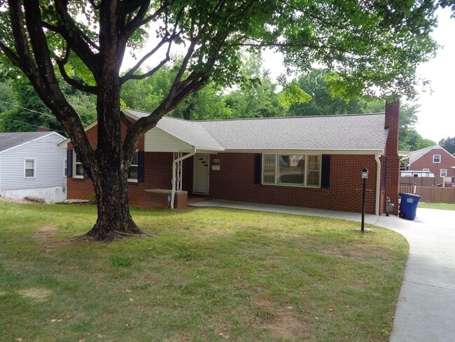 Building Photo - Ardmore-Brick House for Rent on Miller St.