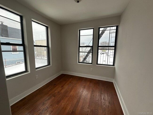 Building Photo - 109-20 101st Ave Unit Aparment 2R