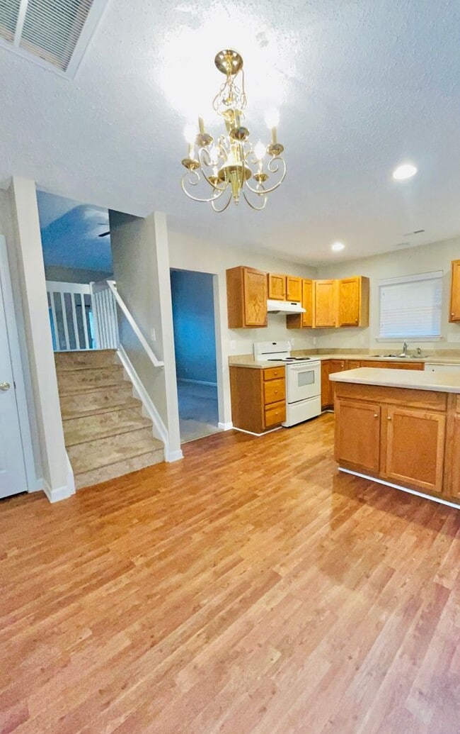 Photo - Spacious 3 Bedroom Townhome in Bridford Downs