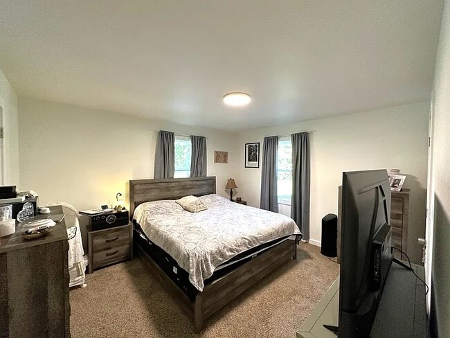 Photo - 2944 E Madison St