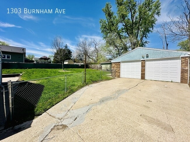 Photo - 1303 Burnham Ave