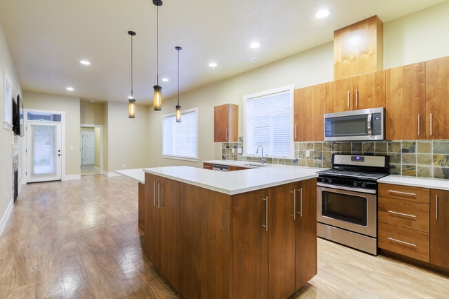 Photo - 1057 NW 25th St