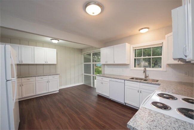 Photo - 1702 W Crockett St