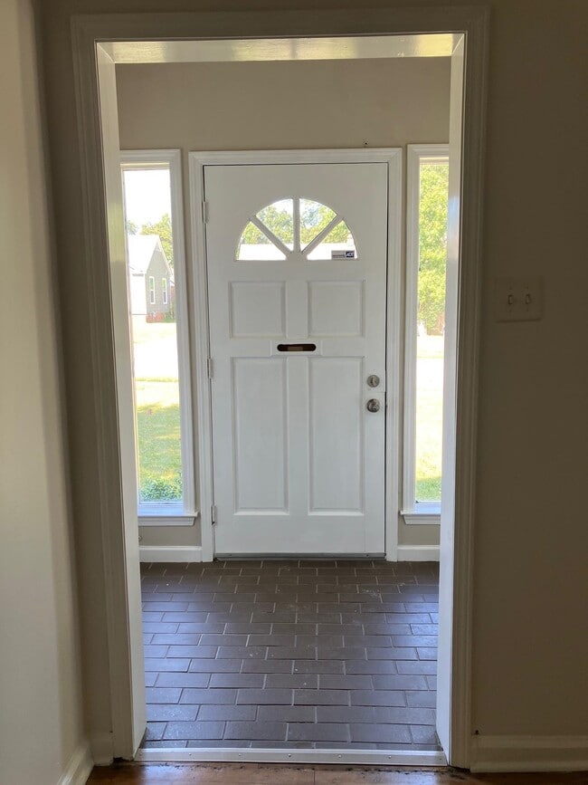 Photo - 3815 Vanuys Rd
