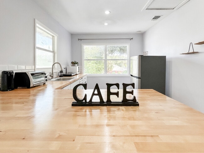 Building Photo - 1307 E 17th Ave Unit El Cafecito Loft