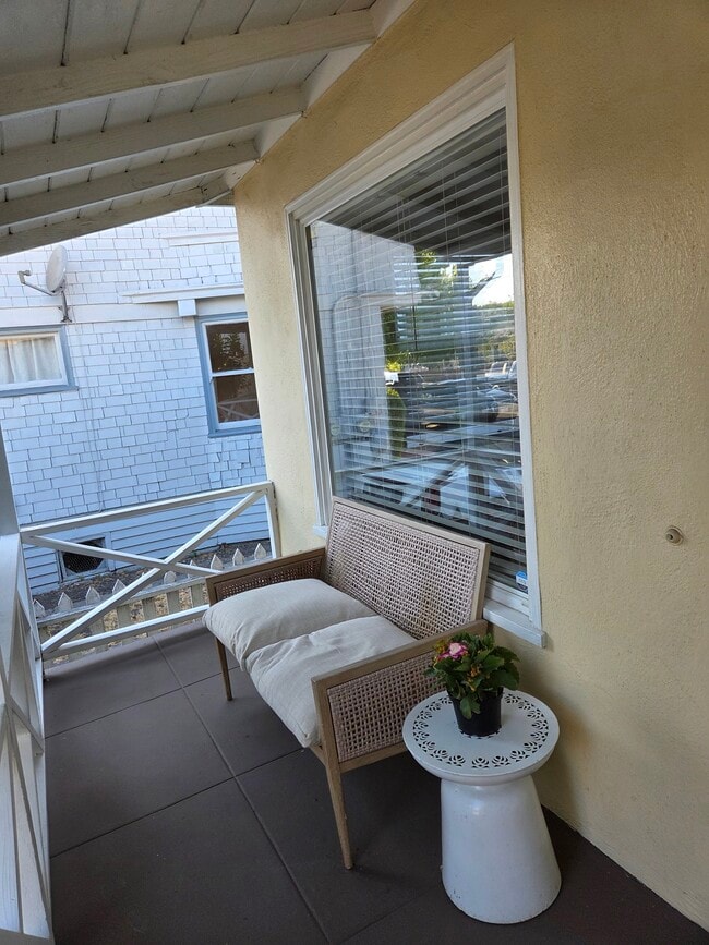 Building Photo - 986 55th St Rental