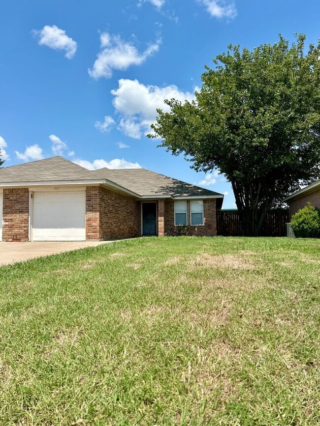 Building Photo - Cozy Duplex in great neighborhood! Rental
