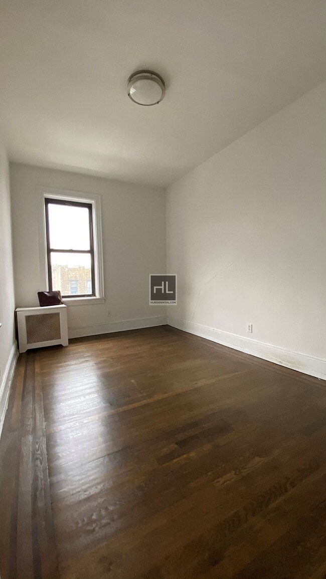 Photo - STEINWAY STREET Unit 4F