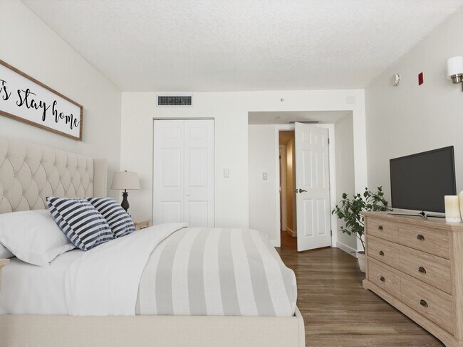 Biscayne Gardens  Apartments