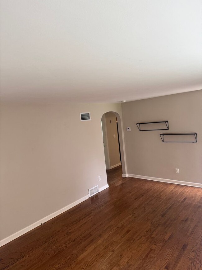 Photo - SPECIAL OFFER ! Sign lease by Monday 5/11/26 and  get  1/2 Off First Month rent!
