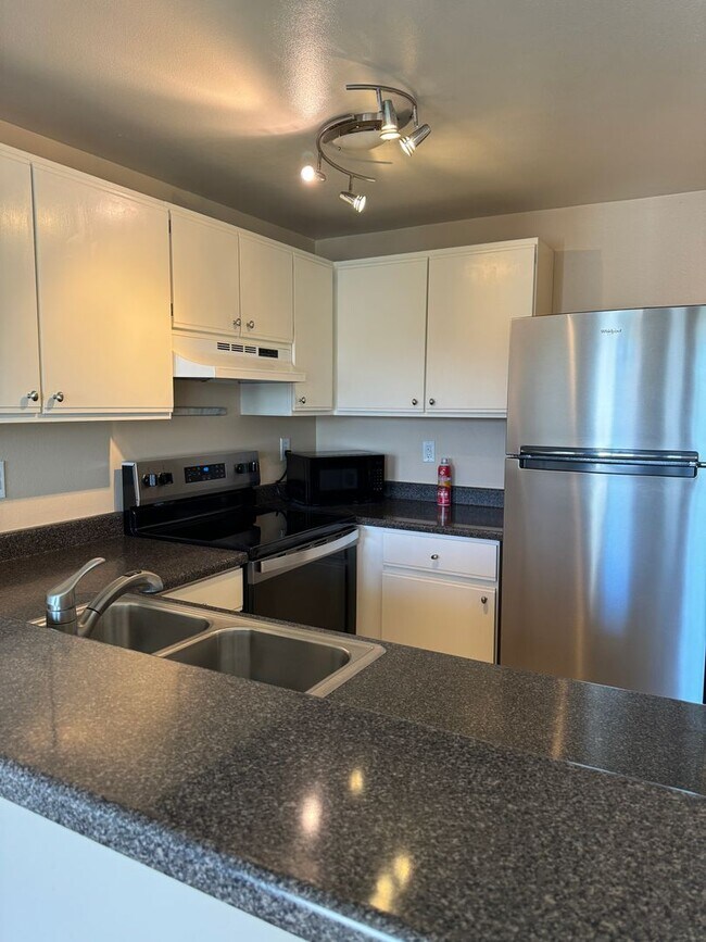 Photo - Cute, convenient and Water/Sewer/Garbage i...