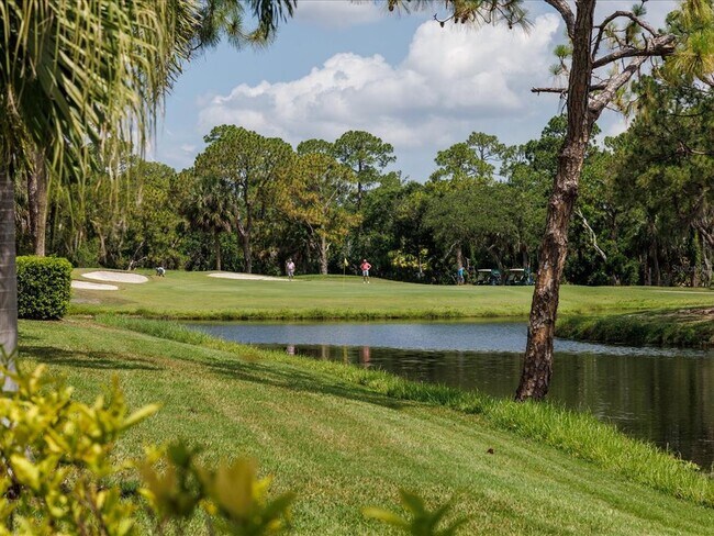 Photo - 4440 Weybridge St